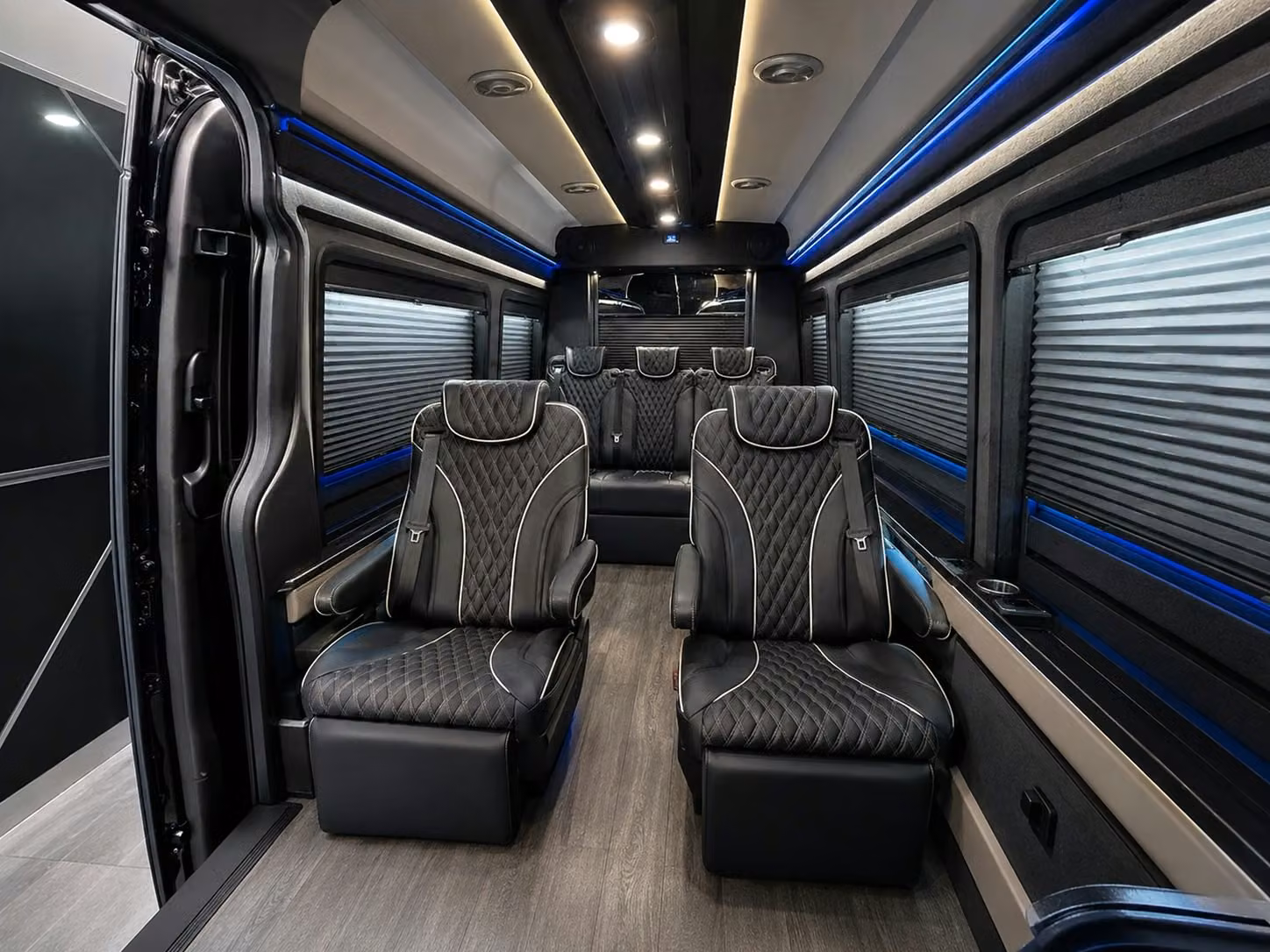 for easy corporate group airport transfers in jersey city coachbusjerseycity com delivers